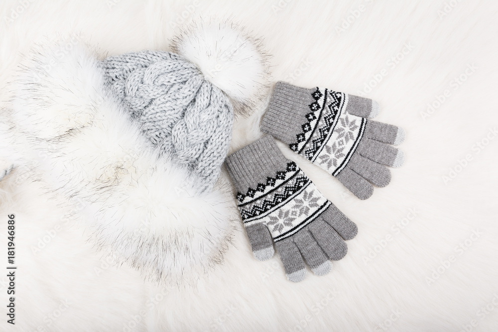 fur_gloves_maintenance fur gloves, maintenance, furrier, clothes