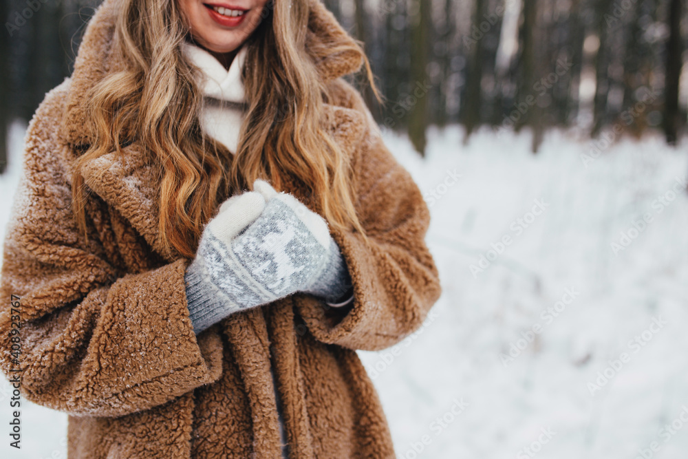 fur gloves, warmth, insulation, fibers