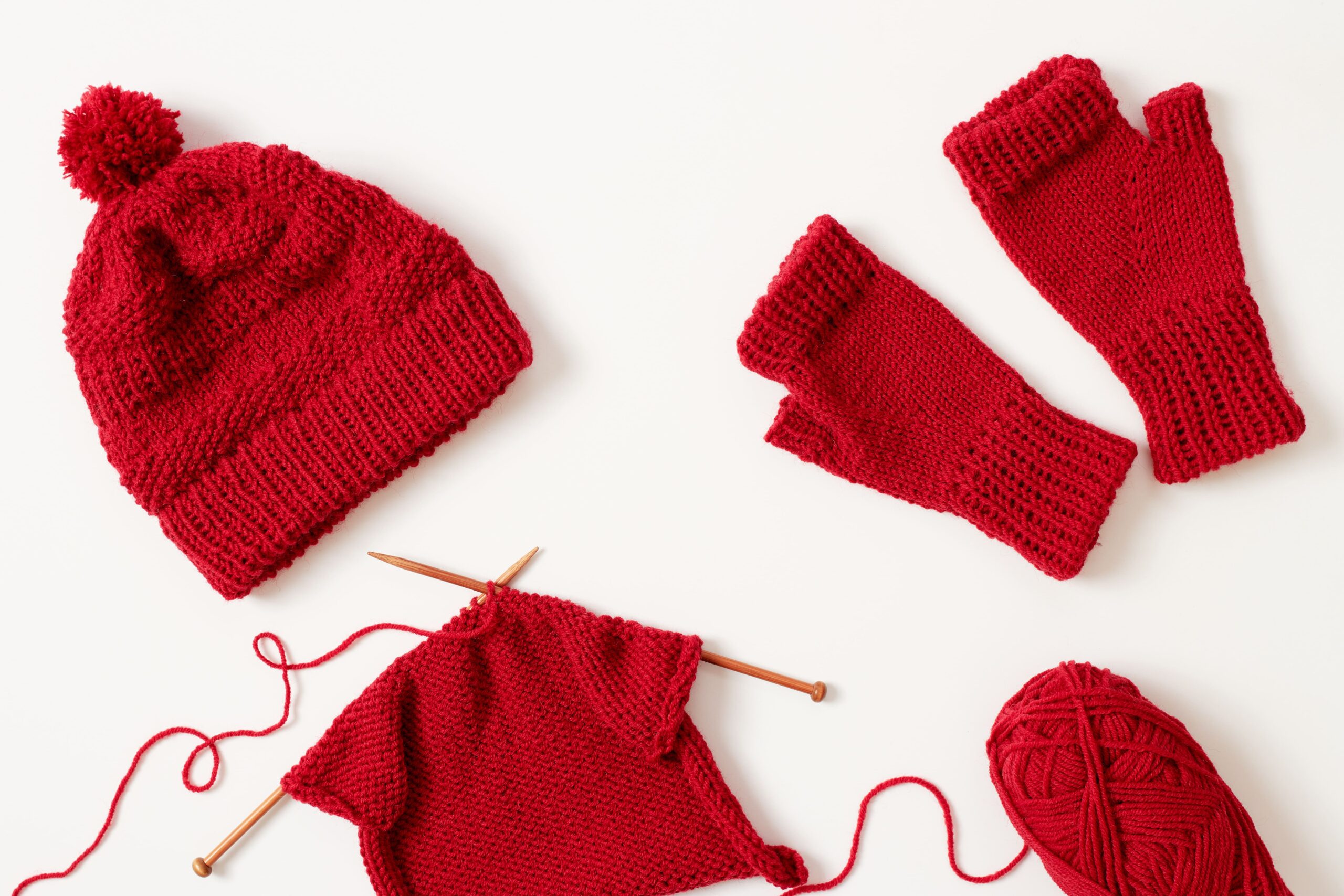 Knitting gloves